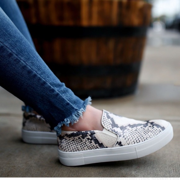 ♦️SOLD♦️Steve Madden Snakeskin Slip-On Sneaker - Picture 13 of 15